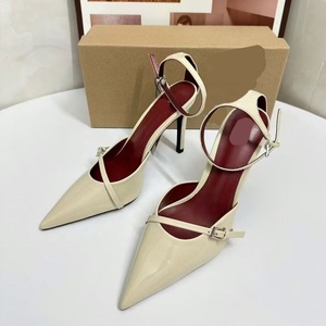 Summer New High Heel Damenschuhe Hochwertige spitze Stiletto Mouller Schuhe mit einem Knopf riemen Damen Sandalen - Product Image 4