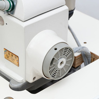 Machine à Coudre Industrielle Surjeteuse de Bords à Trois, Quatre ou Cinq Fils en Stock