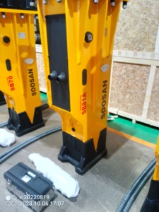 Martillo Hidráulico Tipo Caja SB 81A para Excavadoras de 18-26 Toneladas, Nuevo Cuerpo Principal, Componentes Principales, 1 Año de Garantía - Product Image 6