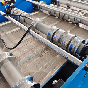 Machine de profilage automatique à grande vitesse pour tuiles en acier ondulé, entraînée par moteur, pour roulement de porte, largeur d'alimentation 1200 mm - Product Image 2