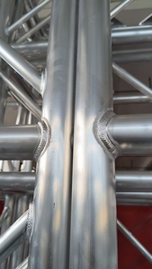 ระบบโครงหลังคาอะลูมิเนียมอัลลอยด์ โครงหลังคาอะลูมิเนียมพร้อมสลักเกลียวสำหรับติดตั้งไฟเวที โครงทรัสสำหรับคอนเสิร์ต เวทีคอนเสิร์ตเคลื่อนที่ - Product Image 2