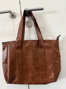 Nouveau Sac Fourre-tout Polyvalent Grande Capacité 2026 en Cuir Souple pour Femme – Vente en Gros - Product Image 2