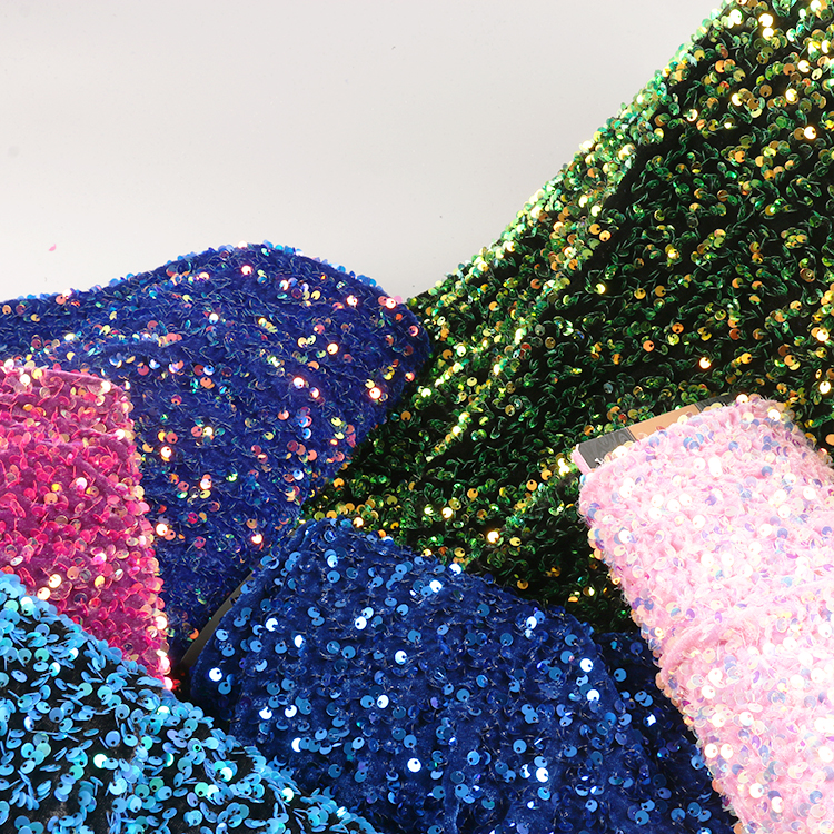 Образец поставки одежды Тяжелая новая полиэфирная бархатная фиолетовая кружевная ткань с блестками