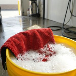 Échantillon Gratuit Serviettes Microfibres Bouclées Double Face 60x90 600gsm Super Absorbantes pour Séchage Automobile et Lavage de Voiture - Product Image 3