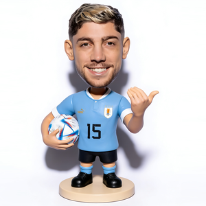 Statuetta Personalizzata Fatta a Mano Bobble Head in Resina Artigianale Giocatore di Calcio Jamal Musiala Bobble Head Statuetta Figurina - Product Image 3