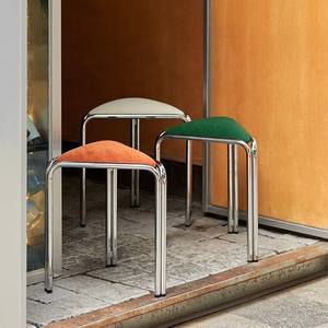 Taburete Triangular de Acero Inoxidable, Silla de Comedor Apilable Verde, Estilo Bauhaus Moderno, para Adultos - Product Image 2