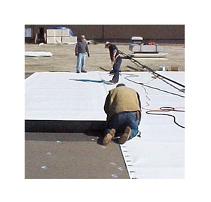 Membrane d'étanchéité pour toiture <span class=keywords><strong>TPO</strong></span> Good Wind Uplift 1,5 mm 3 m avec dos en polaire, structure de montage, coutures thermosoudées par machine à souder - Product Image 3