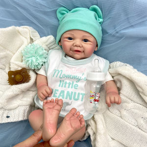 Bonecas Reborn Realistas de Silicone Vivienne de 17" para Meninas/Meninos com Design Personalizado por Foto/Amostra Fornecimento B2B em Atacado com Certificação CE - Product Image 3