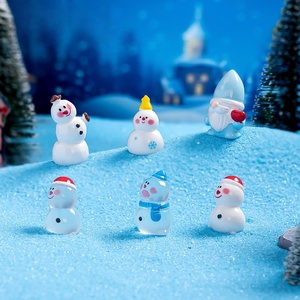 Offre Spéciale : Ornement en Résine Transparente Lumineuse (Père Noël, Gnome, Bonhomme de Neige) à Dos Plat, Pendentif Scène Hivernale de Noël, pour Fabrication de Bijoux Faits Main - Product Image 3