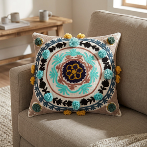 Housse de coussin motif floral carré brodé Suzani personnalisé de haute qualité pour la maison hôtel hôpital fins décoratives en gros - Product Image 3