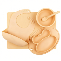 Ensemble d'alimentation pour bébé CHINFAI en silicone avec assiette en forme de crabe, bavoir, tasse à paille, bol à ventouse, ustensiles |   Vaisselle sans BPA pour les tout-petits