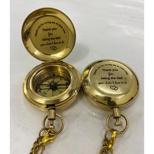 Boussole à bouton-poussoir en laiton ALFA NAUTICAL avec porte-clés gravé « Merci d'être papa », style nautique, cadeau portable pour la randonnée - Product Image 1