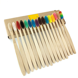 4 cepillos <span class=keywords><strong>de</strong></span> dientes <span class=keywords><strong>de</strong></span> carbón <span class=keywords><strong>de</strong></span> bambú con cerdas suaves, ecológicos, para cuidado bucal, cepillo <span class=keywords><strong>de</strong></span> dientes natural <span class=keywords><strong>de</strong></span> viaje - Product Image 1