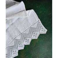 Collection de nappes et rideaux Daniele F. Linens and Filet, manuel de 1 kg en stock