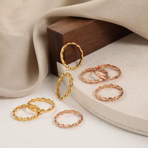 Bague AOFEI tendance en acier inoxydable plaqué or 18 carats PVD, motif olivier infini, minimaliste et étanche - Product Image 2