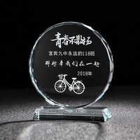 Fournisseur chinois de trophées en verre cristal personnalisés avec base, logo gravé, texte, Jésus, cadeau religieux, photo ronde personnalisée