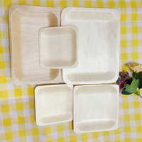 Assiettes jetables en fibre de bois compostables et durables certifiées Plateaux d'apéritif écologiques pour les services de restauration