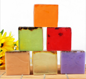 Savon Artisanal Bio Végétal en Gros Marque Blanche aux Huiles Essentielles Végétales et Huiles Essentielles Florales pour Adultes - Product Image 6