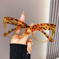 Montures optiques tendance pour femmes, grandes montures œil de chat avec rivets, charnières métalliques, montures de lunettes légères en TR90, vente en gros