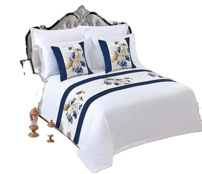 Customized Luxury Embroidery Polyester Jacquard Hotel Decorative Bedding Scarf Set