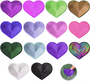 Patchs thermocollants personnalisés en tissu brodé avec sequins, motif sapin de Noël, cœur, dessin animé, couleur et logo sur mesure - Product Image 6