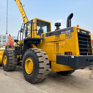 Cargadora de Ruedas KOMATSU WA500 Amarilla con Cabina Cerrada, Neumáticos Sólidos y Escape Vertical Superior - Product Image 3