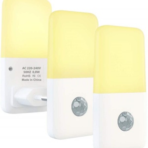 Veilleuse LED à détecteur de mouvement blanc chaud à brancher - Product Image 1