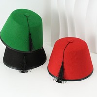 Vente en gros accessoire de costume marocain rouge chapeau turc de Fès avec pompon noir pour les fêtes décontractées et en plein air des adultes