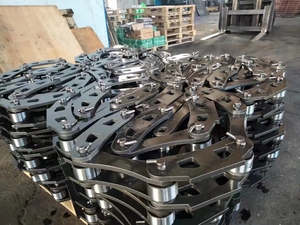 חדש תאימות אמפיבי מחפר חלקי מטעין פלדה הידראולי צינור גומי לנעל מכונות בנייה שונות - Product Image 3