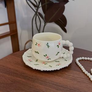 Tazza e Piattino in Ceramica Bianca Pura con Perle Irregolari Stile Retrò Francese, Fatti a Mano per il Tè del Pomeriggio - Product Image 5