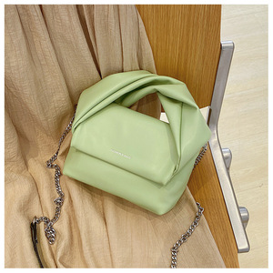 Hot Selling Designer PU Leather Pleated Hand Held Handle Chain Women Shoulder Crossbody Bag Fashionable Texture - Product Image 3