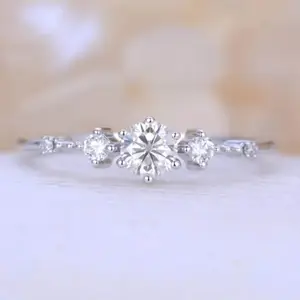 Bellissimi delicati gioielli da donna in argento Sterling S925 Moissanite matrimonio fidanzamento CZ fabbricazione anelli delicati all'ingrosso