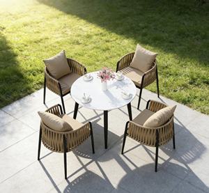 Ensemble <span class=keywords><strong>de</strong></span> table et <span class=keywords><strong>de</strong></span> chaises d'extérieur moderne et élégant - Table ronde <span class=keywords><strong>de</strong></span> loisirs pour terrasse avec quatre chaises - Product Image 2