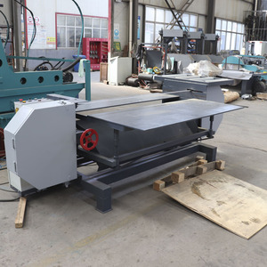Machine de démontage de palettes en bois horizontales, scie électrique pour le recyclage des palettes en bois usagées, capacité de 40 à 60 palettes par heure - Product Image 3