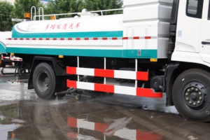 12000L Wassertank Geländegängiges Diesel-Fahrzeug mit 6x4-Antrieb für Bergbau und Kommunalnutzung mit Wassersprühfunktion - Product Image 4