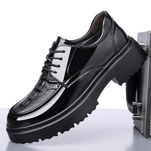 Zapatos de Hombre con Cordones de Cuero Charol, Estilo Casual, Color Negro Sólido, Hechos en Wenzhou - Product Image 1