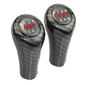Pommeau de levier de vitesse en fibre de carbone 5 vitesses 6 vitesses ergonomique pour BMW avec logo personnalisé - Product Image 3