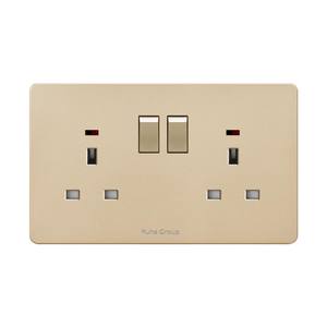Interruptor de Panel Táctil para PC, Estilo Británico Ultrafino, Universal Internacional, con Seis Puertos USB Tipo C y Carga Rápida de 20W - Product Image 2