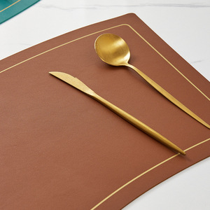 Mantel Individual de Cuero con Borde Dorado, 1.9mm de Grosor, Antideslizante, Color Sólido, para Uso en Comedor - Product Image 1