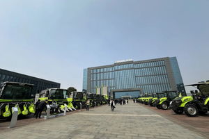 Zoomlion thiết bị nông nghiệp TF150 siêu gặt đập liên hợp mô hình 7600mm Cắt chiều rộng và 260hp động cơ điện - Product Image 3