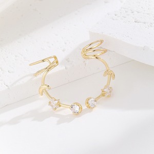 ต่างหูหรูระดับไฮเอนด์ของผู้หญิงหรูหราน้ำหนักเบาแบบอินเทรนด์เรียบง่ายต่างหูสตั๊ดเพทายสำหรับวันครบรอบ - Product Image 3