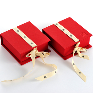 GLAMPKG New Design Beige Microfiber Pouch Emboss LOGO Foldable Cardboard Foam Insert Gold <b>Ribbon</b> Jewelry Packaging Display - Product Image 5