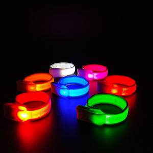 Bracelet lumineux LED avec logo Remy Martin, fluorescent et clignotant, pour concerts, événements, bars et cadeaux - Product Image 4