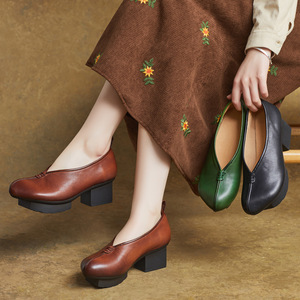 Chaussures à bout pointu en cuir véritable faites à la main Printemps 2026 – Confortables, talon bloc moyen, plateforme épaisse, talons rétro uniques – Vente en gros - Product Image 1