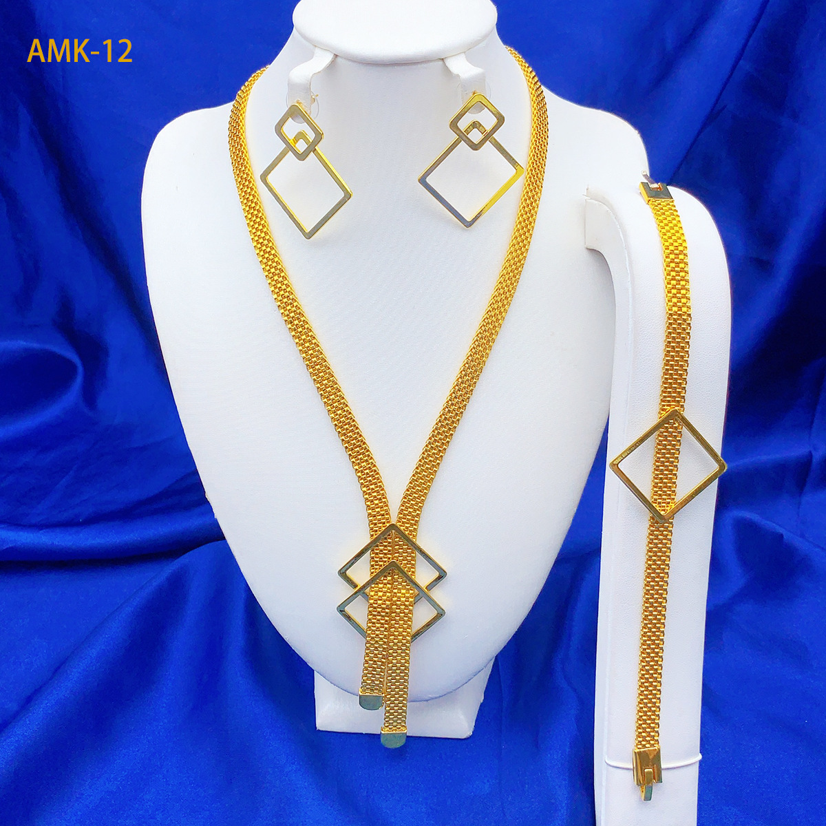 Amk-12