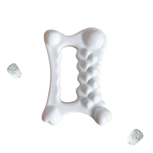 Tablero de herramientas de elevación corporal Gua Sha de cerámica de porcelana blanca personalizada con mango de palo de ojo de refrigeración Tablero de desinflado facial de masaje facial - Product Image 1