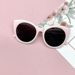Meilleure vente mignon filles drôle fête oeil de chat enfants lunettes de soleil UV400 lentilles optiques PC cadre matériel - Product Image 4