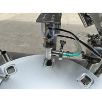 Machine automatisée de remplissage et de scellage de gobelets en plastique à roulement pneumatique à haut rendement avec courroie pour boissons au jus