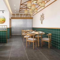 Combinaison table et chaises en bois pour la restauration commerciale, 1 table + 4 chaises, différentes tailles et couleurs pour restaurants, snack-bars
