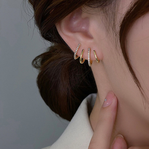 OUYU Wholesale <strong>Earrings</strong> Ladies High Quality Stud <strong>Earrings</strong> High Grade Feeling Diamond Four <strong>Claw</strong> Fashion <strong>Earrings</strong> for Woman - Product Image 2